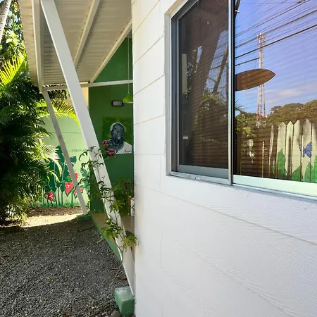Apartamento Casita Miss Sam En El Centro De Puerto Viejo Puerto Viejo de Talamanca Exterior foto